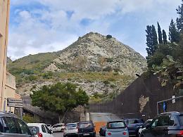 Costone sovrastante il "San Vincenzo", ok al piano di consolidamento