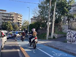 Via S. Sofia, apre la ciclabile: &laquo;Pendenza elevata e traffico&raquo;