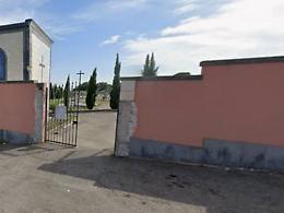 Tombe saccheggiate al cimitero: l&rsquo;opposizione chiede le telecamere
