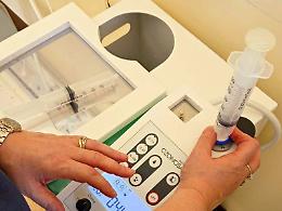 Laboratori privati chiusi per le analisi e code in quelli pubblici