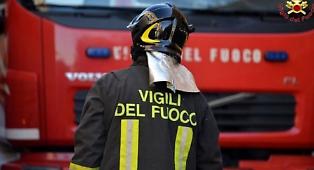Un morto e quattro feriti gravi in un incidente a Partinico, in ospedale anche un biumbo e due donne