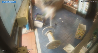 Estorsione, rapina e danneggiamento a Palermo: blitz della polizia a Borgo Nuovo e viale Michelangelo, arrestate nove persone VIDEO