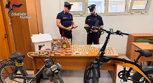 Armi, droga e botti illegali allo Zen: maxi blitz dei Carabinieri a Palermo, arrestato un ventenne