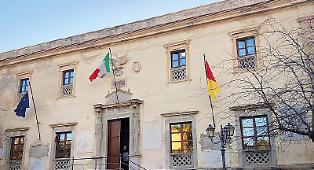 Elezioni a Termini Imerese, in tre per la poltrona di sindaco: 10 liste e 160 candidati. Terranova sfida Battaglia e Mendolia