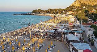 Mondello, l'esposto di Controcorrente alla Corte europea: &laquo;La spiaggia &egrave; in regime di monopolio, l'Italia rischia una condanna&raquo;