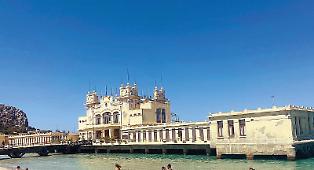 Palermo, lo scarico nel mare di Mondello e il mistero dei test sui batteri inquinanti