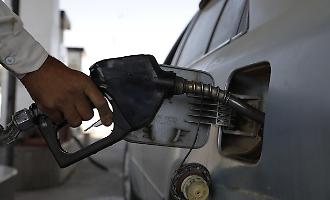 &laquo;Noi benzinai ci stiamo impoverendo, vi spiego perch&eacute;&raquo;. A Palermo decine di rifornimenti con gli stessi prezzi record