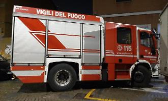 Incendio in una palazzina di via de Borch a Palermo, sgomberate 5 famiglie