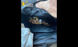 Si finge un &laquo;perito dei carabinieri&raquo; e ruba gioielli per 40mila euro a una coppia di anziani: 33enne arrestato a Palermo