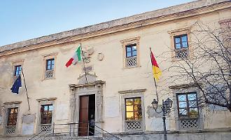 Elezioni a Termini Imerese, in tre per la poltrona di sindaco: 10 liste e 160 candidati. Terranova sfida Battaglia e Mendolia