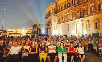 Cinema City, i film d&rsquo;autore tornano in piazza a Palermo: documentari e cortometraggi con proiezioni di fronte a Palazzo dei Normanni
