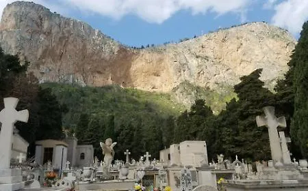 Palermo, operaio Reset colto da un malore e morto durante lo spurgo di una tomba al cimitero dei Rotoli