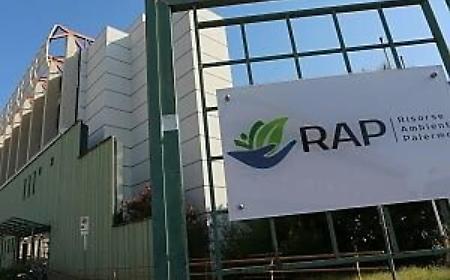 Bruciate le auto a due dipendenti Rap, ipotesi ritorsione per la caccia alle "vampe"