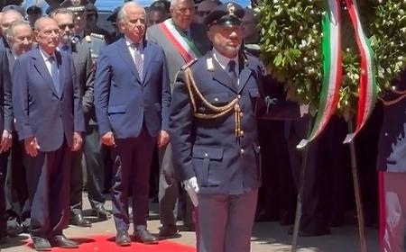 Omaggio ai caduti delle scorte con il ministro Piantedosi: medaglia al merito e scopertura del quadro celebrativo