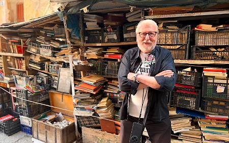 L&rsquo;odore dei libri, maison crea una fragranza che sa di Palermo: il testimonial &egrave; l'inventore della biblioteca all'aperto