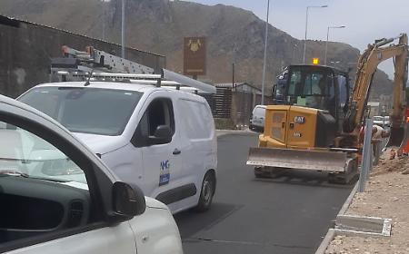 Fuga di gas allo svincolo di Brancaccio: tubo forato durante i lavori, intervento di Amg Energia