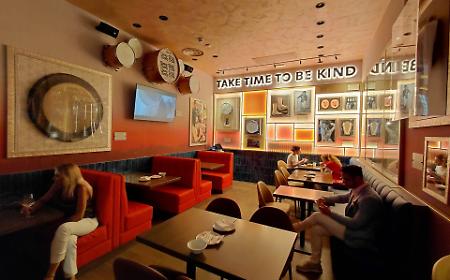 Ecco l'Hard Rock Caf&egrave; a Palermo: apre i battenti il nuovo locale in via Maqueda