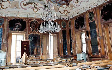 Scissioni, nuovi gruppi e alleanze: come cambia il consiglio comunale di Palermo, tra fedelt&agrave; ai simboli e passaggi tra partiti