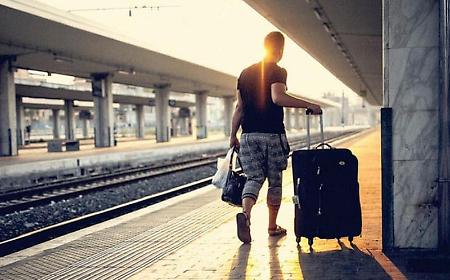 La marcia dei cento trolley partir&agrave; di fronte al Teatro Massimo &laquo;Troppi giovani emigrati, vogliamo un futuro in Sicilia&raquo;