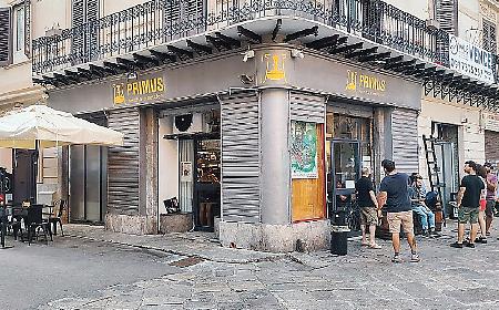 Litigio sul prezzo di una birra pub devastato, clienti picchiati