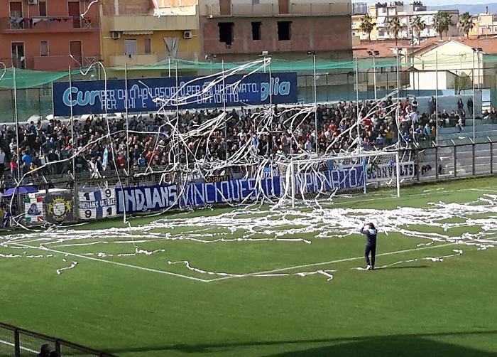Gela Calcio, emessi Daspo per i tifosiche hanno minacciato i giocatori