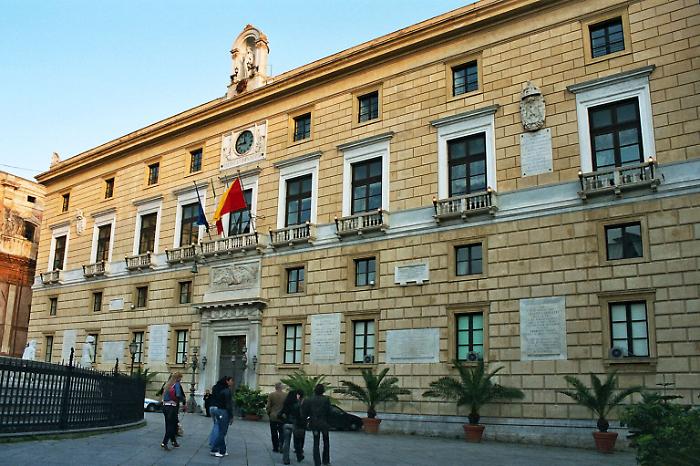Palermo, l&rsquo;allarme del ragioniere generale sul piano dei nuovi organici del Comune: &laquo;Siamo in pochi ma non si spende per assumere&raquo;
