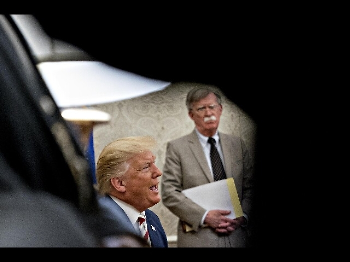 La vendetta di Trump, anche John Bolton è stato incriminato 