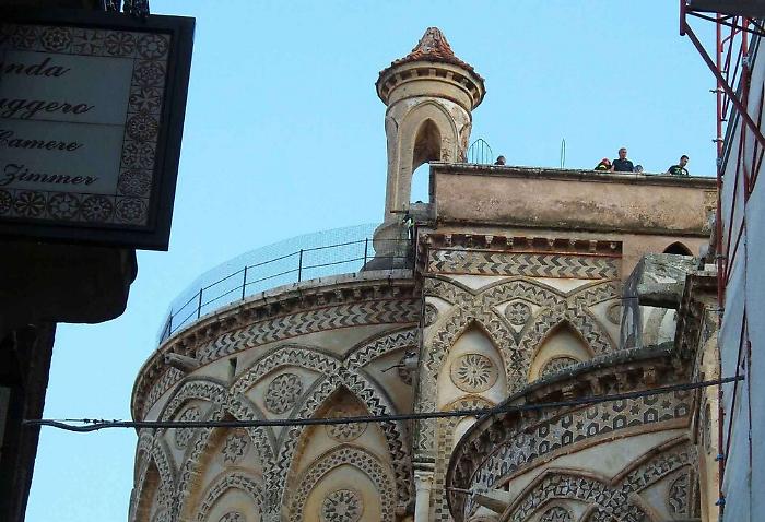 Muore durante la visita al duomo, la tragedia 