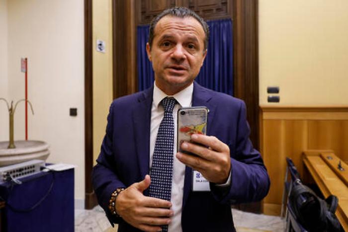 Elezioni: Cateno De Luca presenta "Sud chiama Nord"