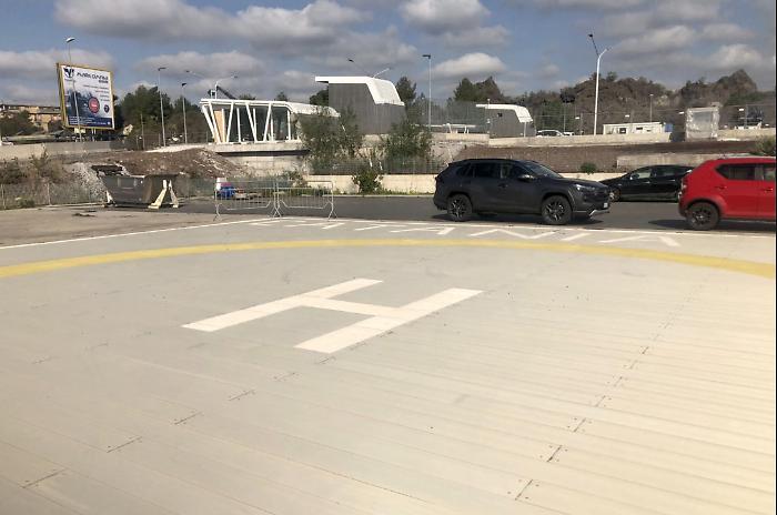 A due anni dall'annuncio, inattiva l'elisuperficie dell'ospedale Garibaldi. “Inaccettabile spreco di soldi pubblici"