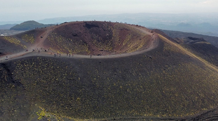 Ticket per crateri dell'Etna, La Vardera: «Non ci sarebbe l'autorizzazione, chiesta ispezione»