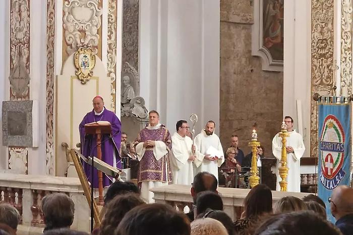 I funerali a Mazara del Vallo di Maria Cristina Gallo, la professoressa che denunciò il ritardo degli esami istologici