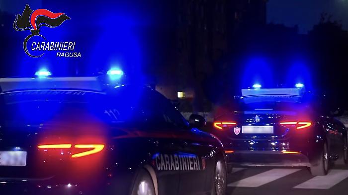 Rissa a Vittoria, identificati e denunciati 7 giovani stranieri