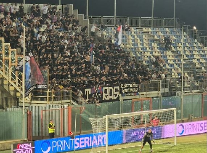 Otto Daspo e obbligo di firma per tifosi del Catania dopo l'assalto alle balaustre dello Scida