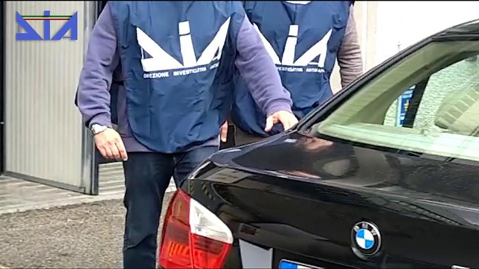 Gli affari dei Santapaola a Messina: sequestrati bar e tre appartamenti a due fratelli 