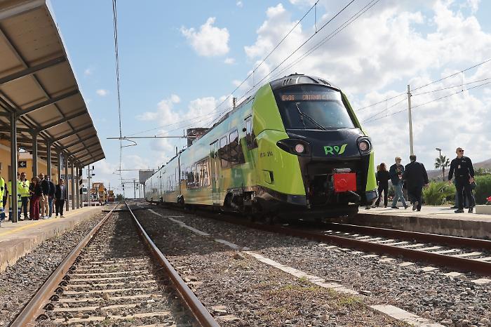 Festino di Santa Rosalia, scatta il piano trasporti: otto treni straordinari nella notte tra il 14 e il 15 luglio