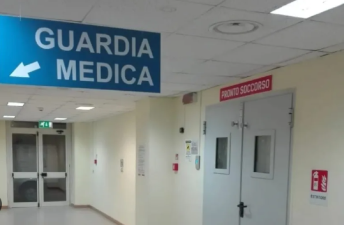 Personale in arrivo alla guardia medica ennese