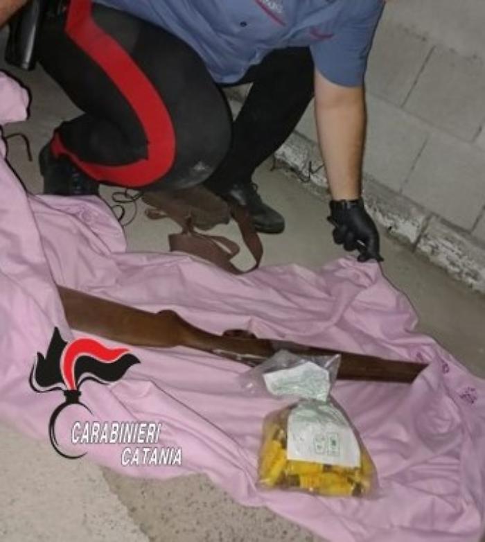 Sequestro di armi e droga a Giarre: una 54enne denunciata