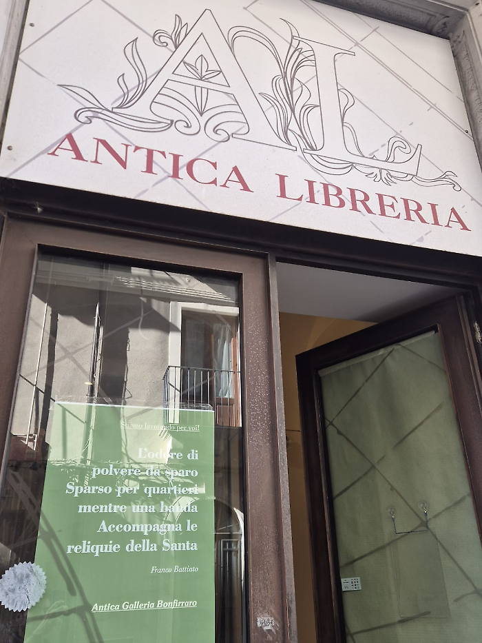 "Antica Libreria" non chiude: la famiglia Bonfirraro rileva uno dei tesori culturali di Catania 