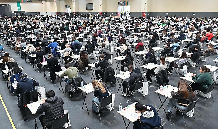 Test di medicina, foto su chat e web solo dopo la prova: copie pubblicate da Catania e da Napoli