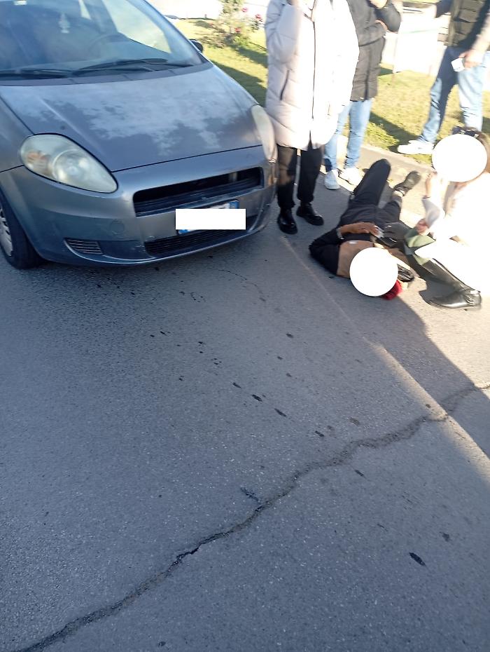 Vittoria, scontro auto-bici: un ferito