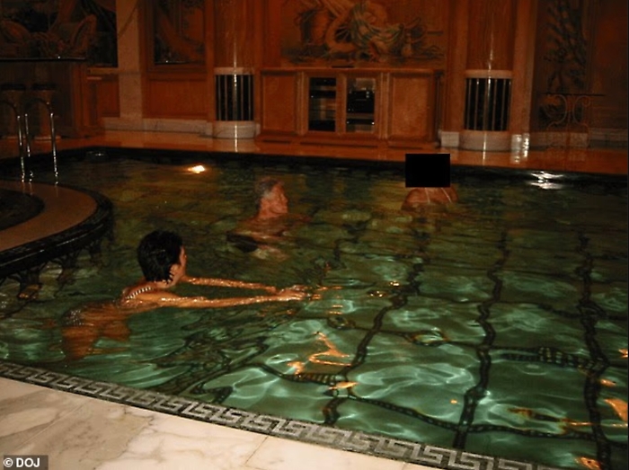 Epstein files, i Democratici Usa si dicono delusi: &laquo;Non &egrave; trasparente&raquo;