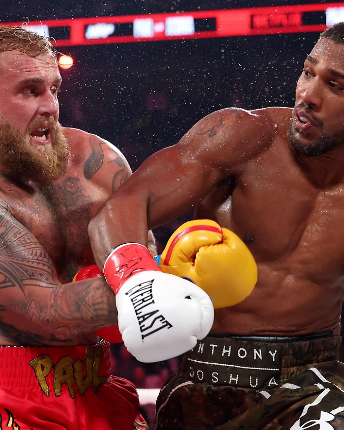 Doppia frattura alla mascella per Jake Paul: il momento in cui Joshua lo ha messo K.O. 