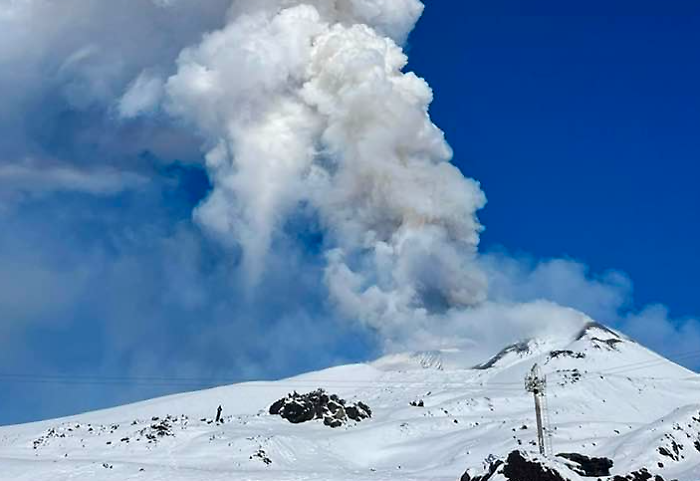 Dopo il Vona rosso sull'Etna scatta l'"Allarme": divieti e ordinanze per l'accesso al vulcano