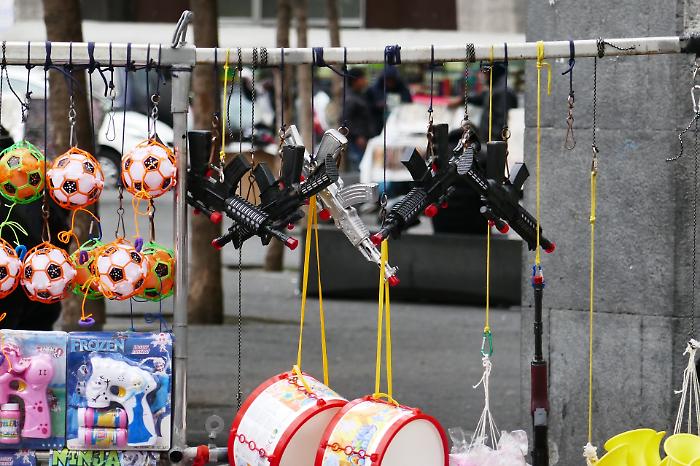 Annoiati, cattivi e armati di tirapugni. I Baby teppisti di Catania pronti a scatenare risse