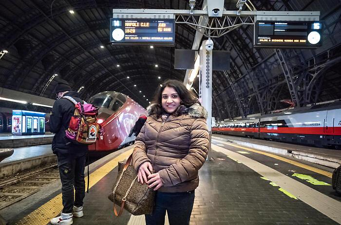 Dalla &ldquo;bidella pendolare&rdquo; all&rsquo;arresto: l&rsquo;odissea di Giuseppina Giugliano e l&rsquo;ombra dello stalking sulla preside di Caivano