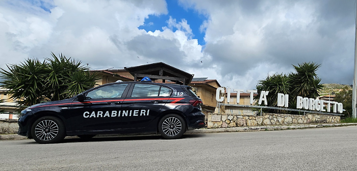 Rapina e tentata violenza sessuale, arrestati quattro giovani