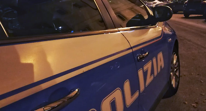 Fuga spericolata a bordo di una 500 rubata, uomo preso e arrestato dopo un inseguimento