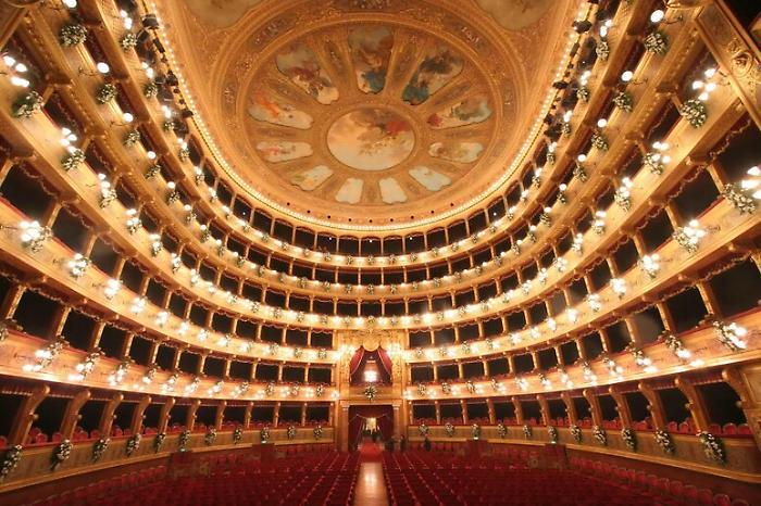 Direttore d'orchestra nei file Epstein, il teatro Massimo di Palermo gli nega il contratto