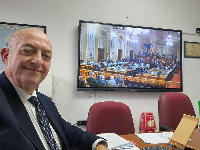 Il sindaco di Sant'Agata Li Battiati passa al Pd. &laquo;Non mi trovo pi&ugrave; in questo centrodestra, per me &egrave; un ritorno&raquo;